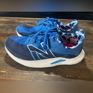 EUC-Women’s New Balance running shoes size 9 US